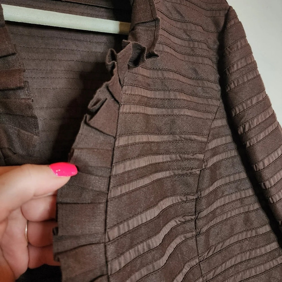 Lafayette 148 brown linen cotton ruffle blazer.  Women's size 14. - Picture 2 of 15